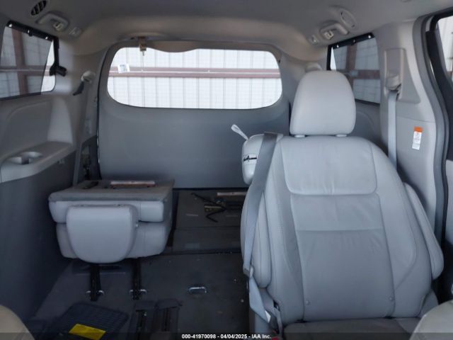 5TDYK3DC9FS611086 Toyota Sienna Xle 8 Passenger