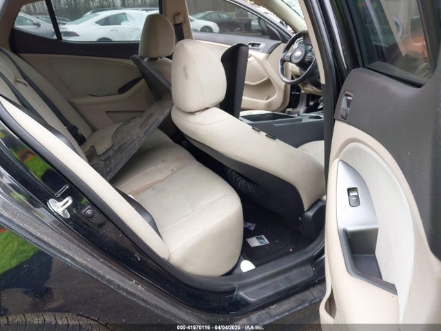 5XXGM4A77FG357799 KIA Optima Lx