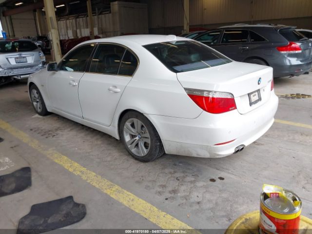 2010 BMW 528I WBANU5C5XAC127351 Photo 2