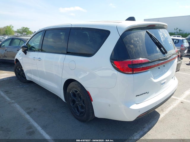 Chrysler Pacifica Hybrid S Appearance Pkg 2024 2C4RC1S74RR115265 Image 3