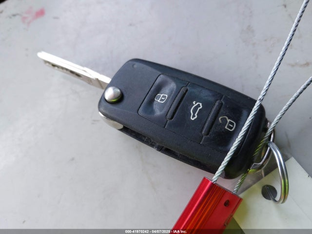 3VW507ATXGM804320 Volkswagen Beetle 1.8t S