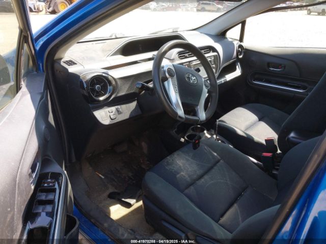 JTDKDTB32G1126614 Toyota Prius C Three