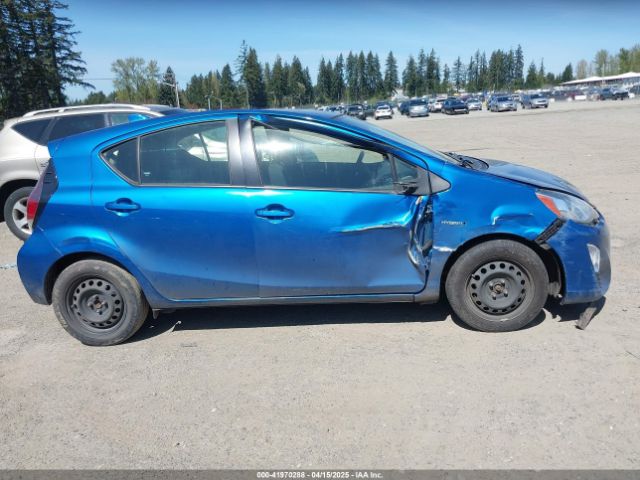 JTDKDTB32G1126614 Toyota Prius C Three