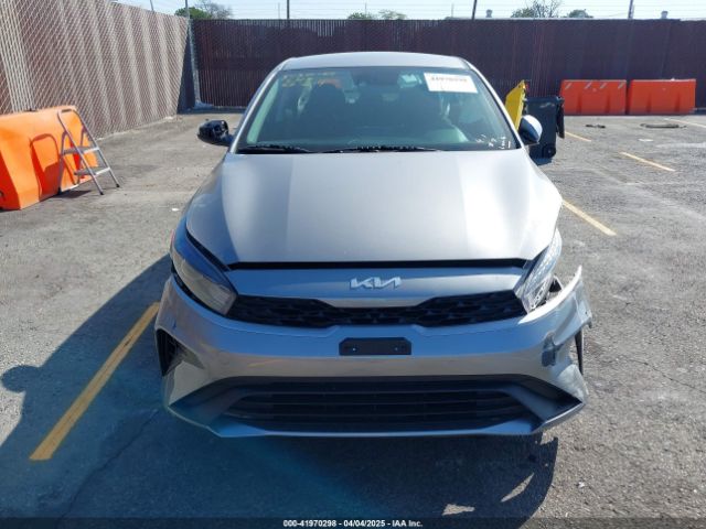 3KPF24AD1PE621214 KIA Forte Lxs