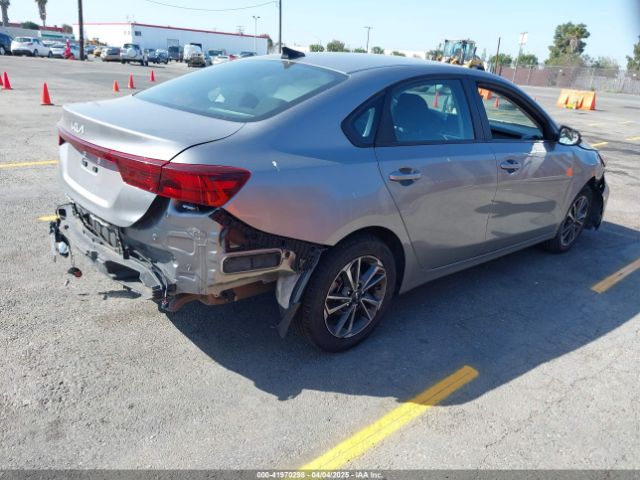 3KPF24AD1PE621214 KIA Forte Lxs