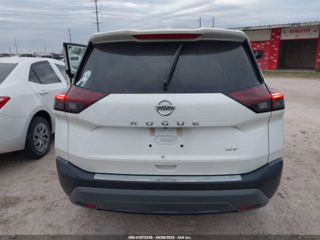 5N1AT3BA2MC833169 Nissan Rogue Sv Fwd