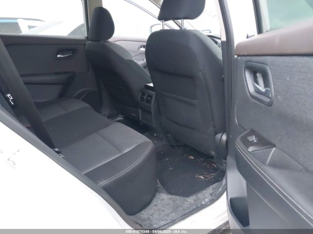 5N1AT3BA2MC833169 Nissan Rogue Sv Fwd