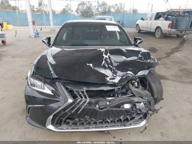 58ADA1C18RU047988 Lexus ES 300H