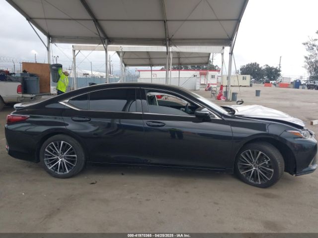 58ADA1C18RU047988 Lexus ES 300H