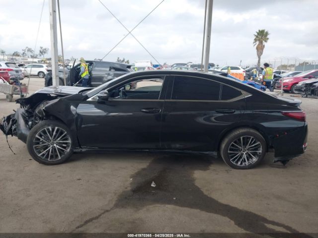 58ADA1C18RU047988 Lexus ES 300H