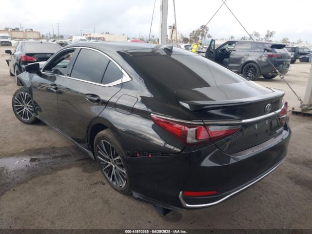 58ADA1C18RU047988 Lexus ES 300H