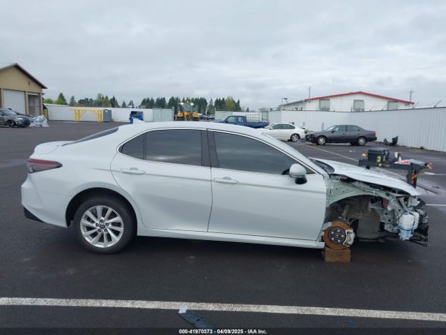 4T1C11BK3NU056931 Toyota Camry Le Awd