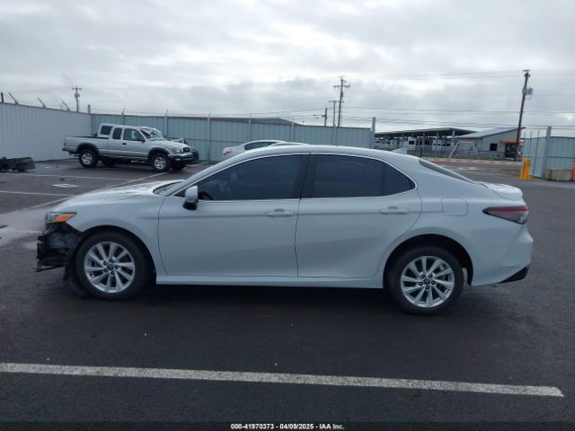 4T1C11BK3NU056931 Toyota Camry Le Awd