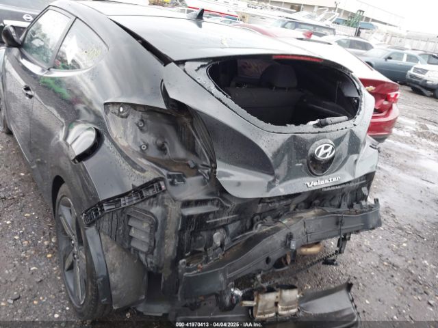 KMHTC6AD3EU211309 Hyundai Veloster Base W/black