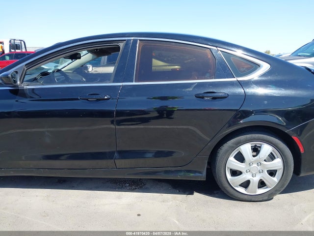 1C3CCCFB3FN626270 Chrysler 2015