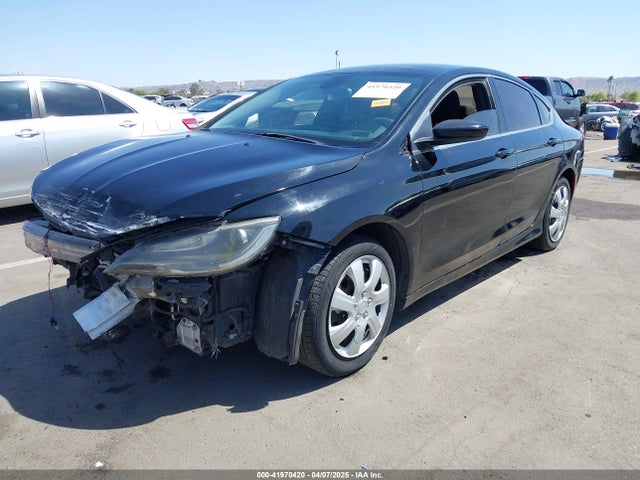 1C3CCCFB3FN626270 Chrysler 2015