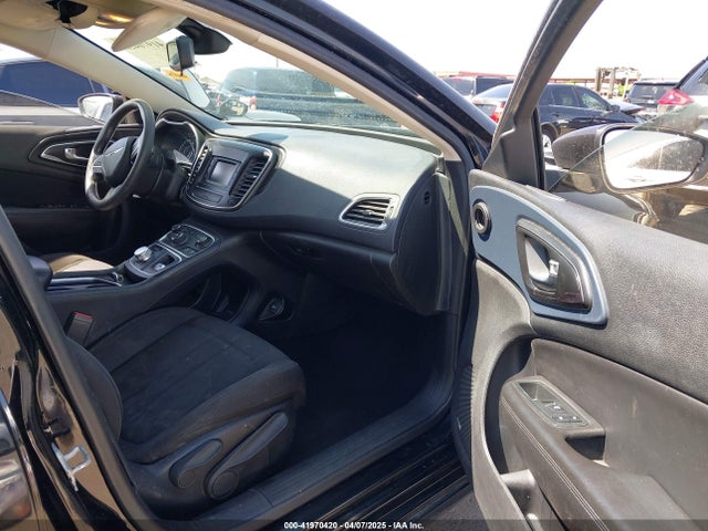 1C3CCCFB3FN626270 Chrysler 2015