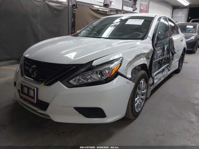 1N4AL3AP8HC244858 Nissan Altima 2.5 S