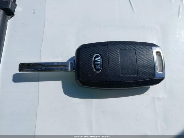 KNDJP3A57K7649865 KIA SOUL +