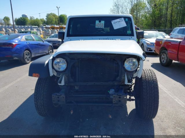 1C4BJWDG3HL574182 Jeep Wrangler Unlimited Sport 4x4