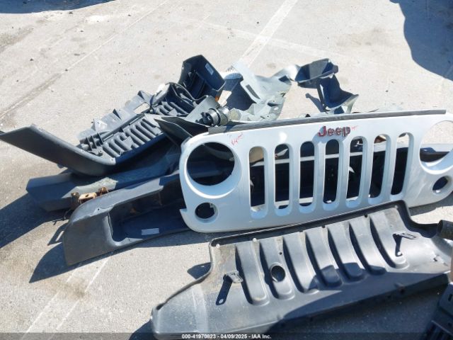 1C4BJWDG3HL574182 Jeep Wrangler Unlimited Sport 4x4