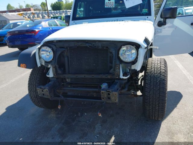 1C4BJWDG3HL574182 Jeep Wrangler Unlimited Sport 4x4
