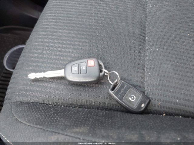2T3RFREV7FW272788 Toyota Rav4 Xle