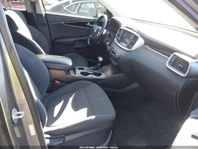 5XYPGDA33KG537470 KIA Sorento 2.4l Lx