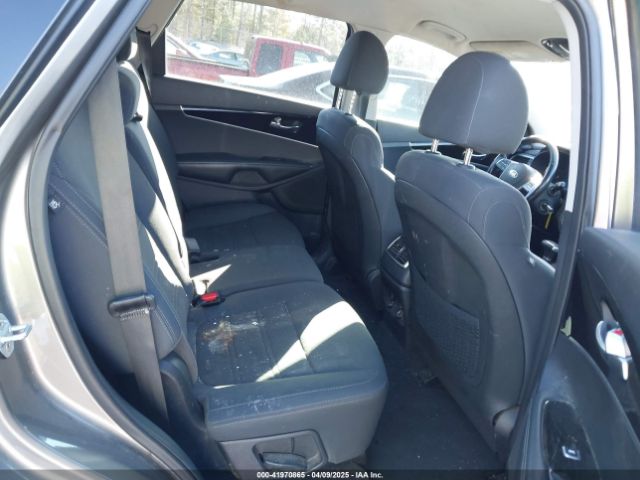 5XYPGDA33KG537470 KIA Sorento 2.4l Lx