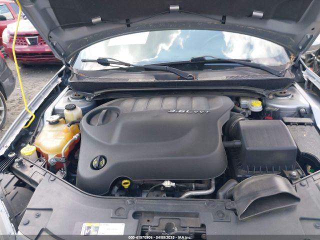 1C3CCBBG5EN152008 Chrysler 200 Touring