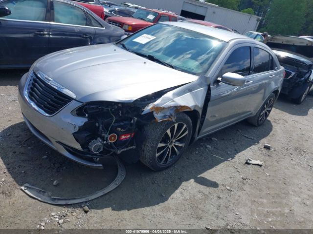 1C3CCBBG5EN152008 Chrysler 200 Touring