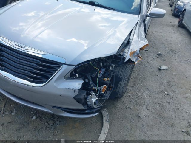 1C3CCBBG5EN152008 Chrysler 200 Touring