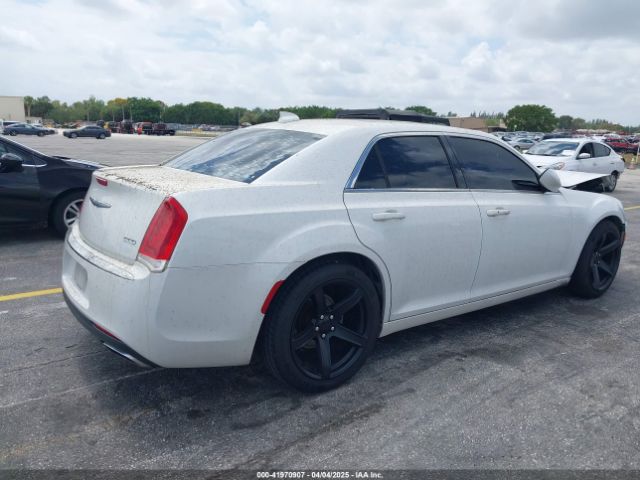 2015 CHRYSLER 300 2C3CCAAG8FH929724 Photo 3