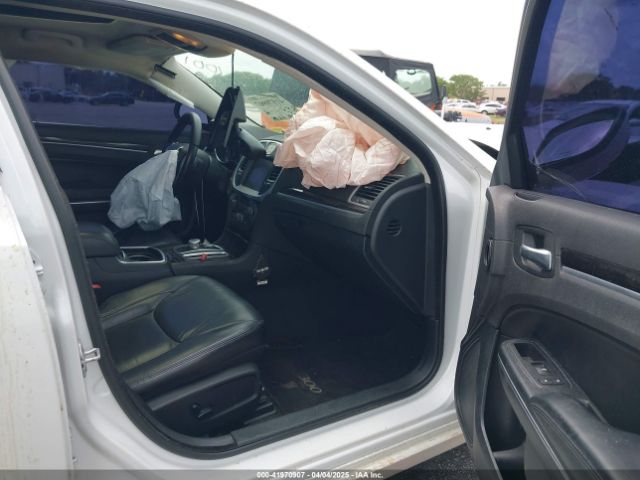 2015 CHRYSLER 300 2C3CCAAG8FH929724 Photo 4