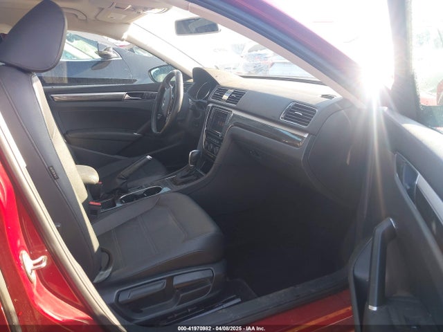 1VWBA7A35JC020331 Volkswagen Passat 2.0t Se