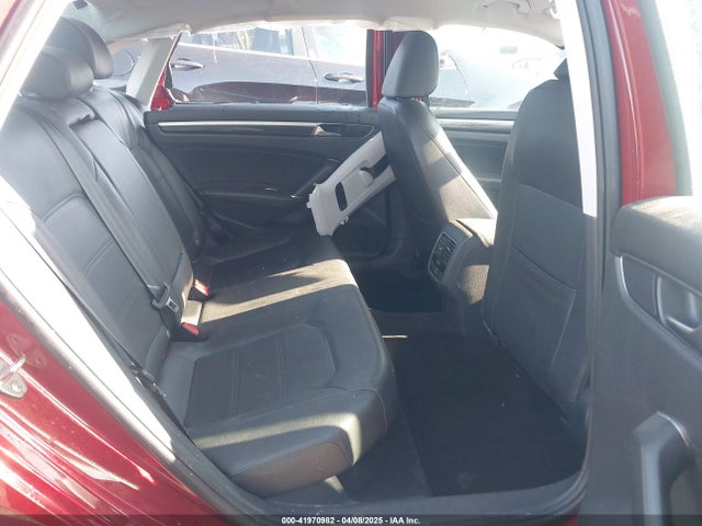1VWBA7A35JC020331 Volkswagen Passat 2.0t Se