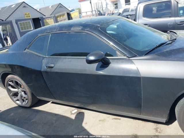 2C3CDZAG5FH770530 Dodge Challenger Sxt Or R/t