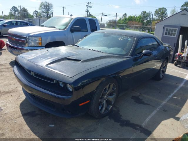 2C3CDZAG5FH770530 Dodge Challenger Sxt Or R/t