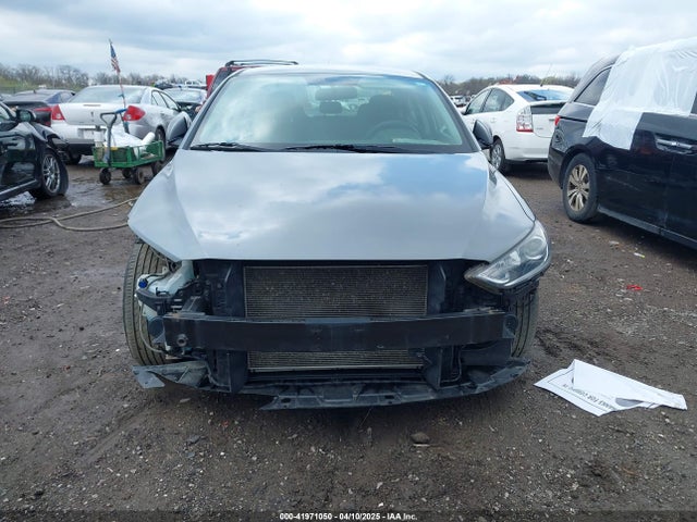 Hyundai ELANTRA SE 2018 KMHD74LF3JU659748 Image 13