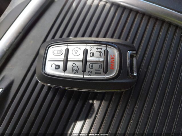 2022 CHRYSLER PACIFICA HYBRID 2C4RC1L78NR129890 Photo 10