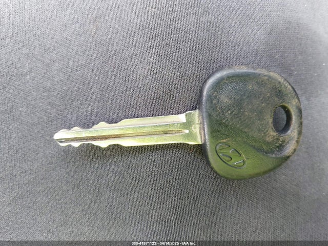 KMHD84LF4HU198079 Hyundai ELANTRA SE