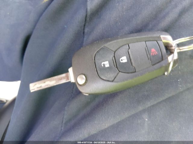 3GNCJKSB8LL273450 Chevrolet Trax Fwd Ls