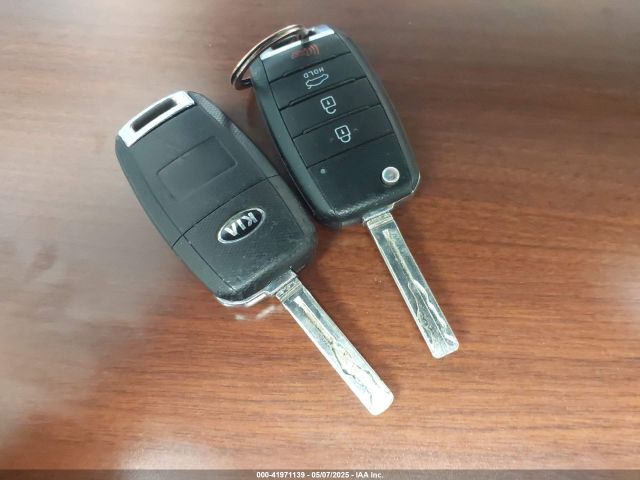 5XXGM4A75FG429650 KIA Optima Lx