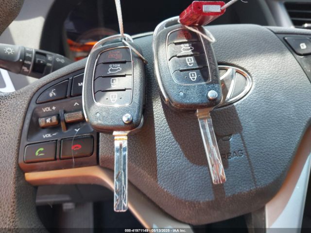 KM8J33A45HU486139 Hyundai TUCSON SE