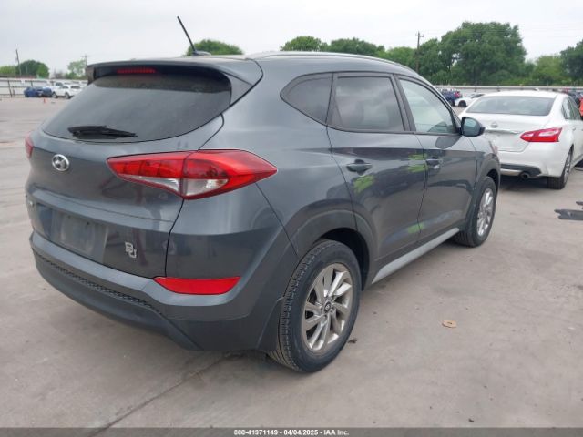 KM8J33A45HU486139 Hyundai TUCSON SE