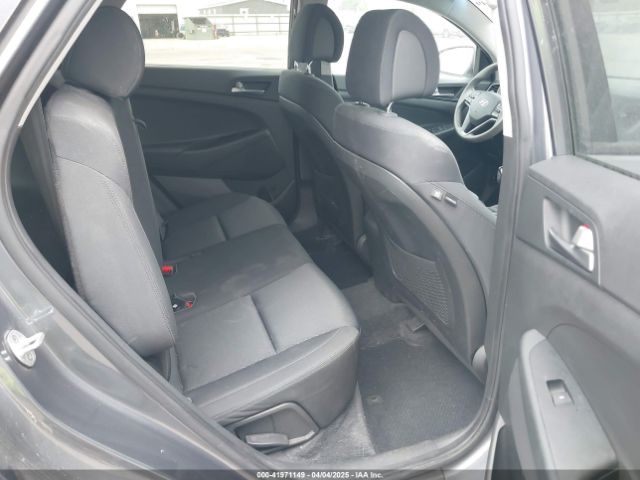 KM8J33A45HU486139 Hyundai TUCSON SE