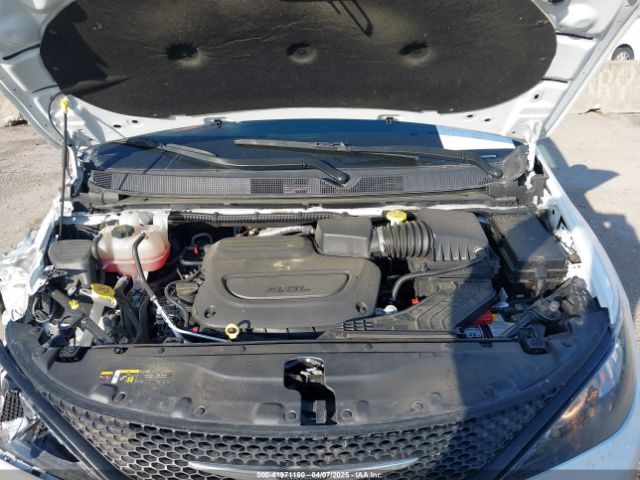 2C4RC1CG6NR208667 Chrysler Voyager Lx