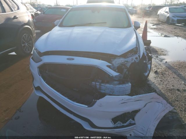 3FA6P0LU3KR106021 Ford Fusion Hybrid Se