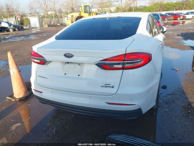 3FA6P0LU3KR106021 Ford Fusion Hybrid Se