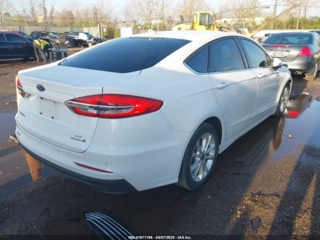 3FA6P0LU3KR106021 Ford Fusion Hybrid Se